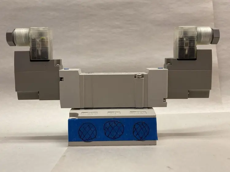 New | in-Stock SMC SY7240-5DZ-03N Solenoid Valves | Surplus Asset Holdings #1204179