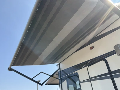 Used 2018 MOMENTUM 395M Campers, Caravans, Motorhomes Michigan US | Miedema Asset Management Group #1334425
