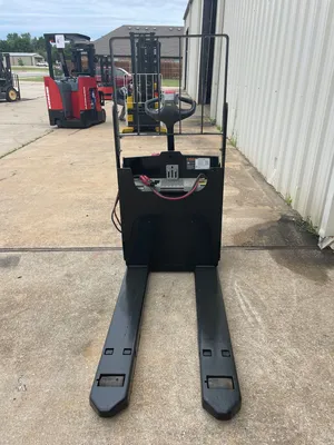 Used 2016 Yale MPB045VGN24T2746 Electric Pallet Trucks New York US | United Lift #1446893