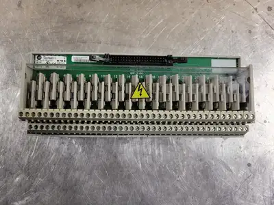 USED ALLEN-BRADLEY 1492-IFM40F-F-2