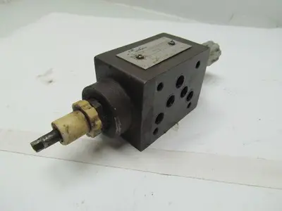 Western Fluidyne WFDGMFN5YA2WB2W41 Hydraulic control valve adjustable lot of 5