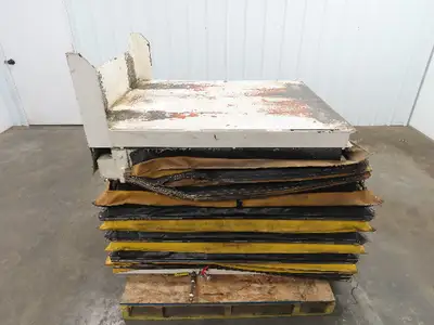 Omni Ergonomics Air Pneumatic Scissor Lift Table 2700LBS 33x43" Top 25° Tilt