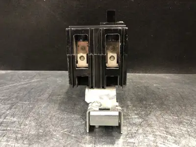 USED SQUARE D FH26015AB