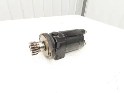 Landoll TE0195AR130AAAA Hydraulic Motor Removed From LSC30 Stand On Forklift