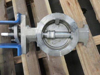 Jamesbury 4"-150  Butterfly Valve with Pneumatic Actuator and Positioner , Unused