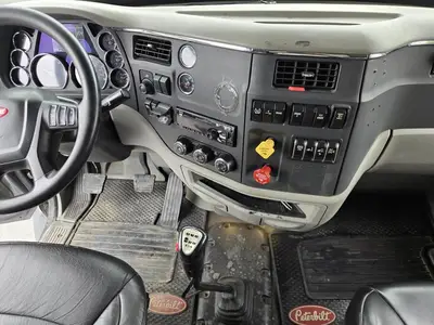USED 2020 PETERBILT 567