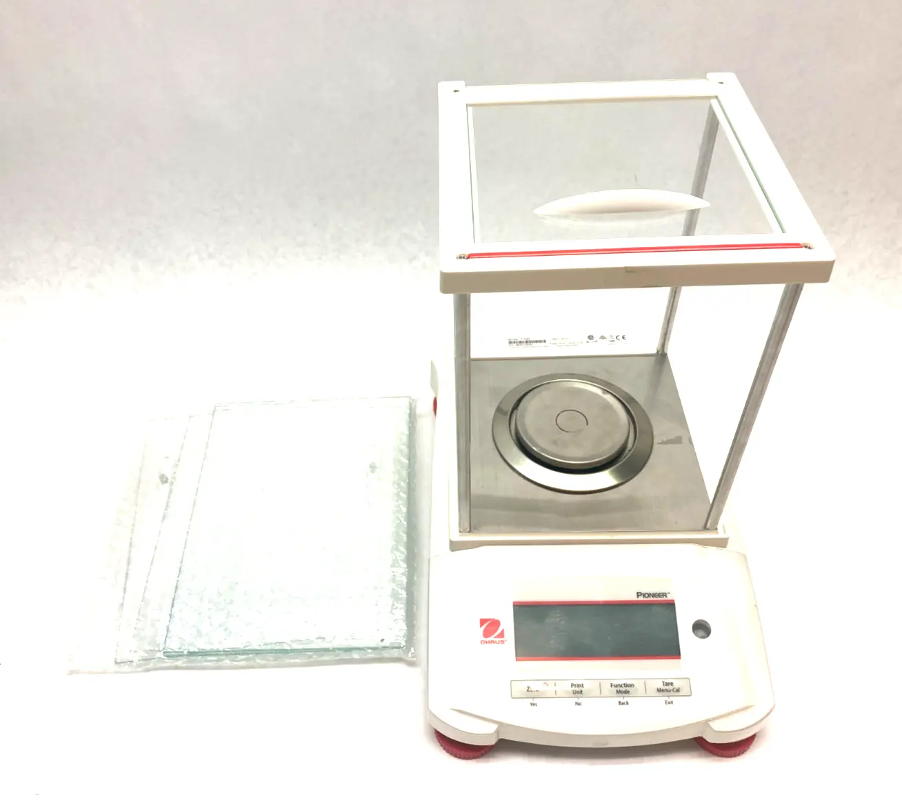 USED OHAUS PIONEER™ SEMI-MICRO BALANCE SCALE W/ SEMI-AUTO CAL 82 G X 0.01 MG