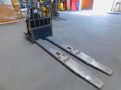 Used CROWN PE4500-80 Electric Pallet Trucks Texas US | Aucto #1461148