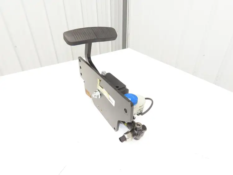 Used YALE _UNKNOWN_ Forklift Attachments Indiana US | Arrow Industrial #1059488