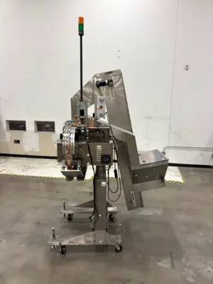 USED SUREKAP SK6000 CAPPER AND ELEVATOR