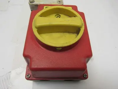 Craig & Derricott DI 253EB 600V 23kW Molded Plastic Disconnect Start E-Stop