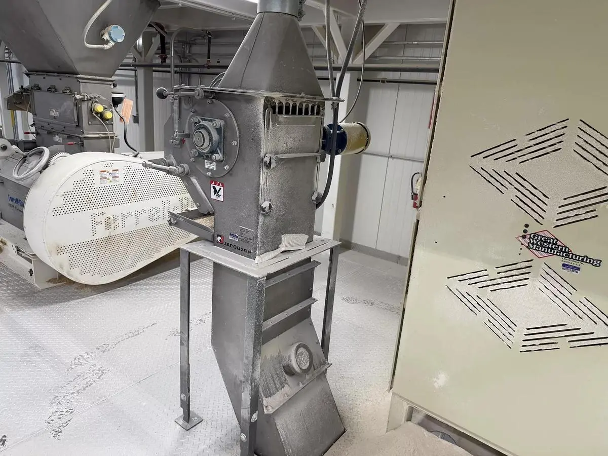 USED 2019 JACOBSON DNE2
