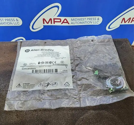 Used ALLEN-BRADLEY 800FM-SM32MX20 Relays & Switches | Midwest Press and Automation #618255