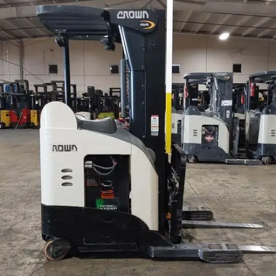 USED 2019 CROWN RR5725-45