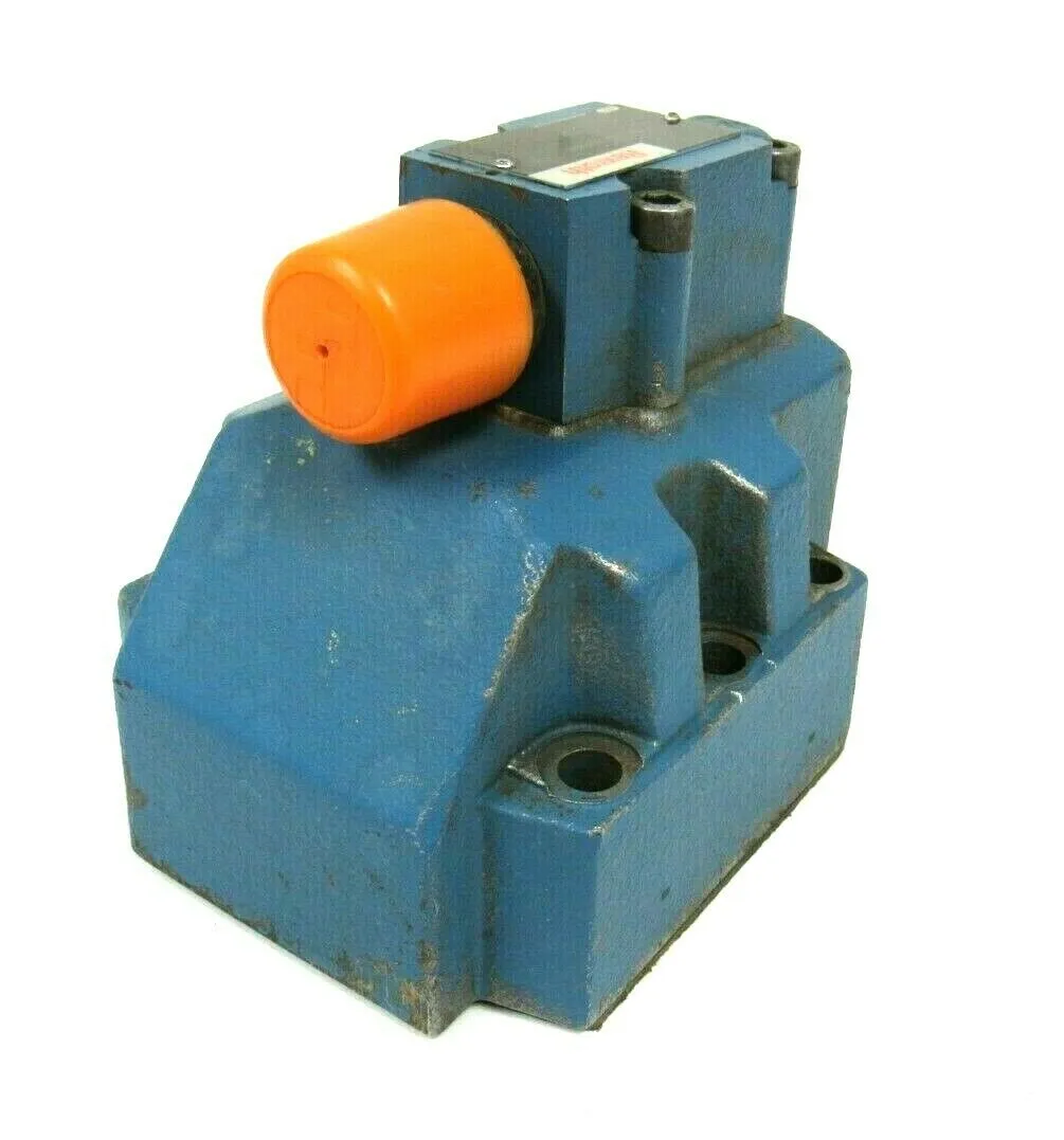 NEW REXROTH R978899755 CONTROL VALVE DB30-2-52/200YU/12 S043A-199