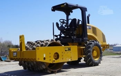 USED 2015 Caterpillar CP44B