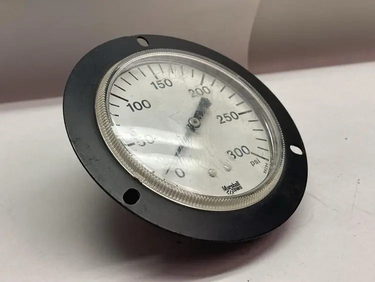 Used MARSHALL TOWN 89294 Universal Pressure Meters Ohio US | Surplus Asset Holdings #1403144