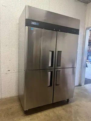 Used Turbo Air Used Turbo Air M3R47-4 52" Solid Half Door Stainless Steel Reach-In Refrigerator Refrigerators Illinois US | Falcon Restaurant Supply #1374893