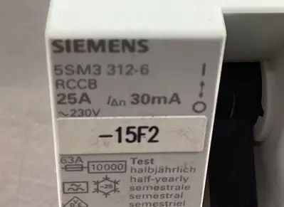 Siemens 5SM3 312-6 Circuit Breaker, 25 Amp, 2 Pole, 230V 4D-48