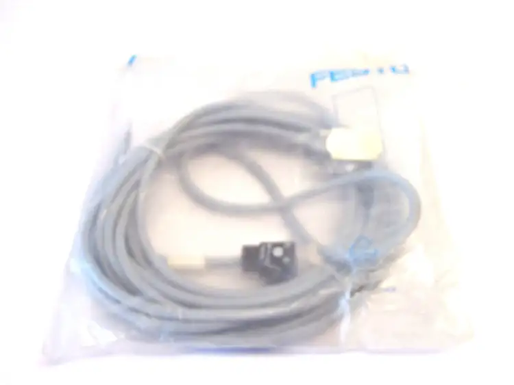 New | in-Stock FESTO SOLENOID CONNECTOR CABLE Cable & Wire | Maverick Industrial Sales #1109758