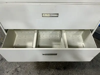 Used _UNKNOWN_ _UNKNOWN_ Cabinets Ohio US | HGR 24 #1413292