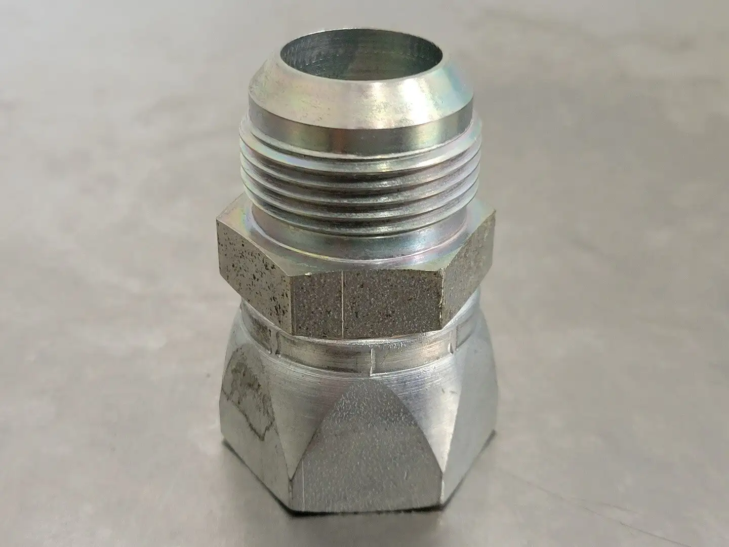 Socket Weld Adapter F-16 JIC X M-16 JIC 1" x 1"