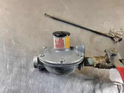 2000 BTU/HR Thermostat Control Valve w/ Gas Regulator