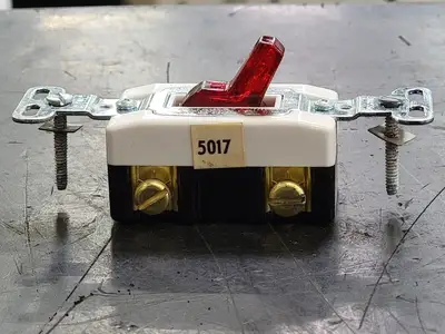 15 Amp, 120/277 Volts Toggle Switch