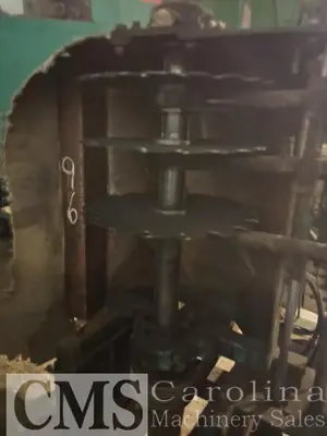 USED HELLE 3-HEAD BLOCK SAWMILL WITH VERTICAL EDGER