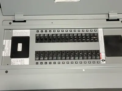 Used 2015 SIEMENS P1C30QJ200ATS Electrical Panels Ohio US | HGR 24 #1280195