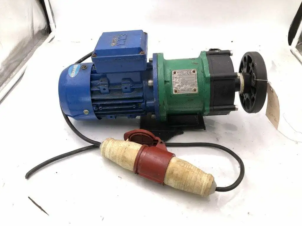 Pan World 250PS-3 PP 0.18kW Magnetic Drive Water Pump 2715RPM 9M at 50L/min 3PH