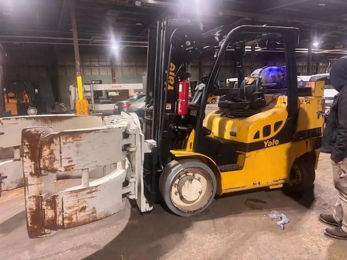 15,500 POUND YALE MODEL GLC155 LH94"/RH150" WITH 84" CASCADE PAPER ROLL CLAMP