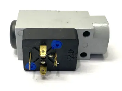 USED SMC PRESSURE SWITCH, EN 60947-5-1, RELATIVE PRESSURE, 175250
