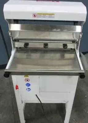 Oliver 777-N Variety Bread Slicer w/ Bagging Scoop