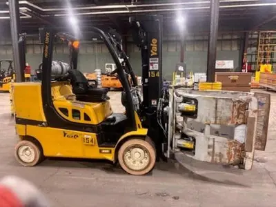 12,000 LB. YALE MDL GLC120VX LH92"/RH185" WITH 72" CASCADE PAPER ROLL CLAMP 2019