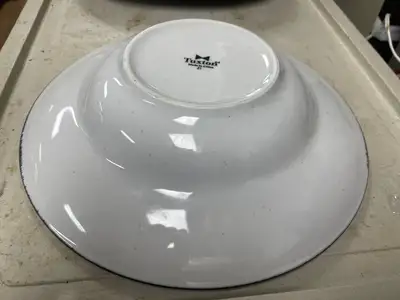 Used Tuxton Used 12"Tuxton 21 Ceramic Serving Bowl - WO1 Smallwares Illinois US | Falcon Restaurant Supply #1375387