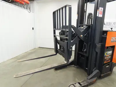 Doosan Forklift Stand On 36V Electric Pantograph Reach Truck 3714lbs 4475h 20' L
