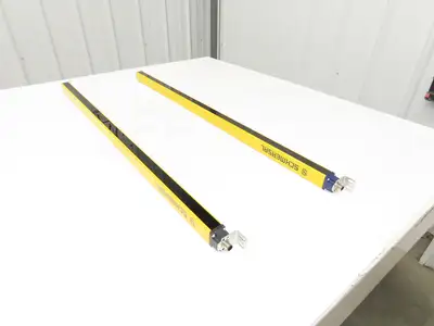 Schmersal SLC440COM-ER-0890-14 Safety Light Curtain Transmitter & Receiver Set
