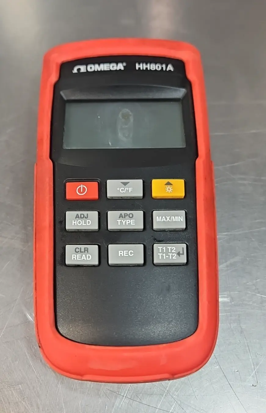 Omega HH801A Dual-Input Handheld Digital Thermometer Loc2D14