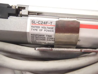USED KEYENCE TRANSMITTER AND RECEIVER LIGHT SAFETY CURTAIN