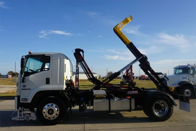 Used 2027 ISUZU FVR Hooklifts & Roll-Offs Texas US | Roll Off Truck World #1491763