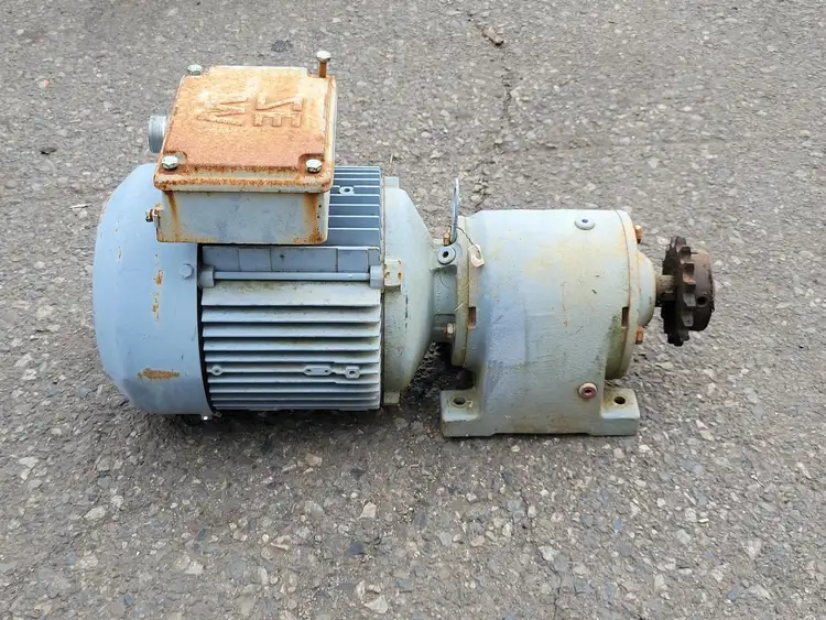 Used SEW R40DT90S4 Motors (misc) British Columbia CA | Lenmark #247714