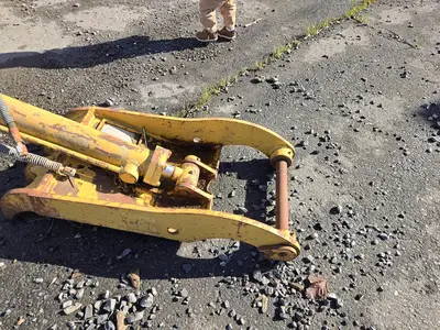 USED 2012 CATERPILLAR 307