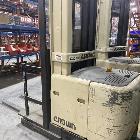 Used 2000 CROWN SP3000 Narrow Aisle Forklifts Alberta CA | Leavitt Machinery #1443683