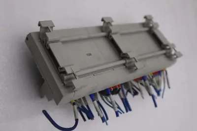 ALLEN BRADLEY 1492-IFM40F-3 WIRING SYSTEMS MODULES STOCK 2409A