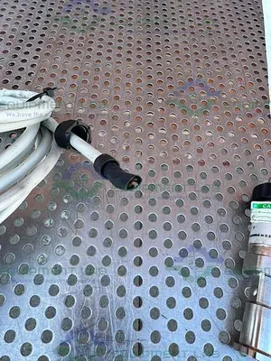 USED WIKA S-10 STAINLESS STEEL PRESSURE TRANSMITTER 0-100 PSI, 4-20 MA, 10-30 V