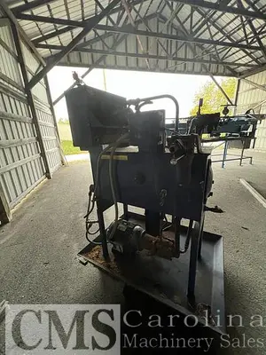 USED NEW VENTURE MFG GANG RIP SAW WITH MOVING BLADES