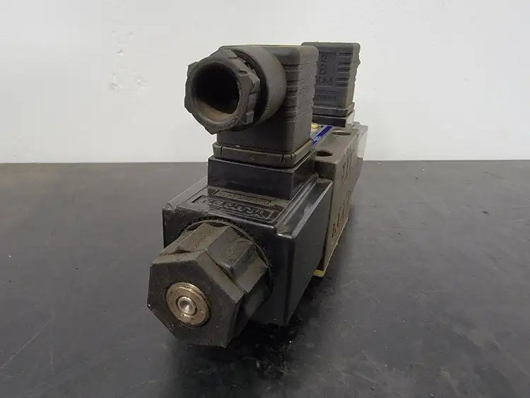 Used YUKEN DSG-01-3C60-A120N-5090G Valves/Fittings British Columbia CA | Lenmark #258395