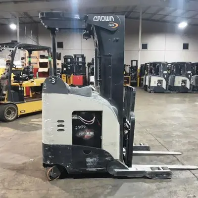 USED 2019 CROWN RR5725-45