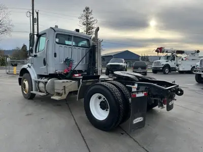 Used 2011 FREIGHTLINER BUSINESS CLASS M2112 Cab Chassis trucks Washington US | Puget Sound Truck Sales #1546539
